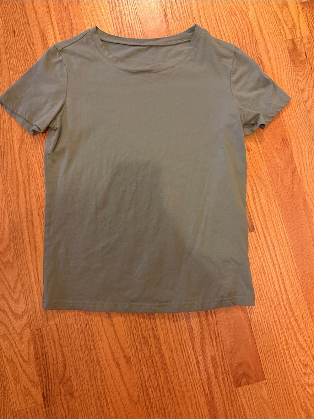 Crew Neck Short Sleeve Tee in Olive Green